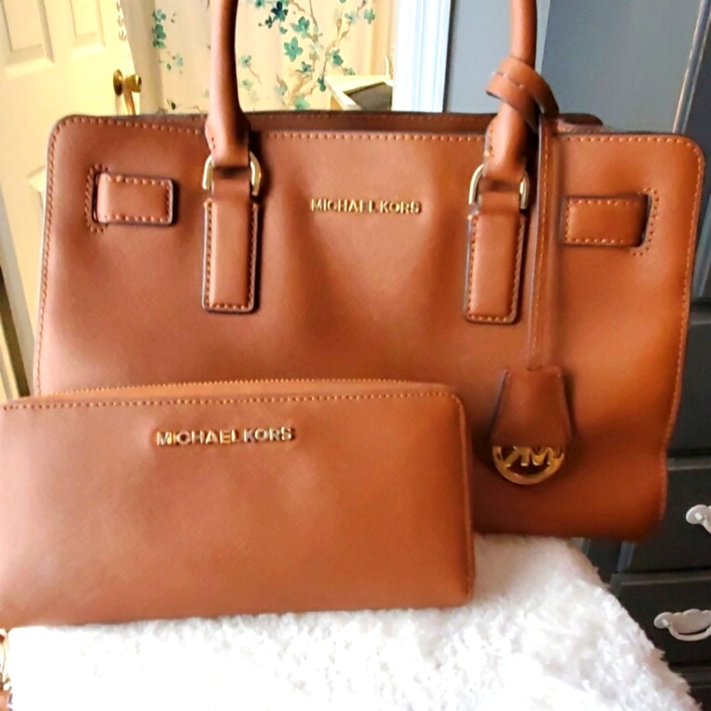 Micheal Kors Handbag and wallet